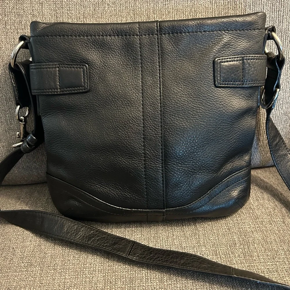 Coach Soho Black Leather Shoulder Convertible Strap Bag with Silver Hardware